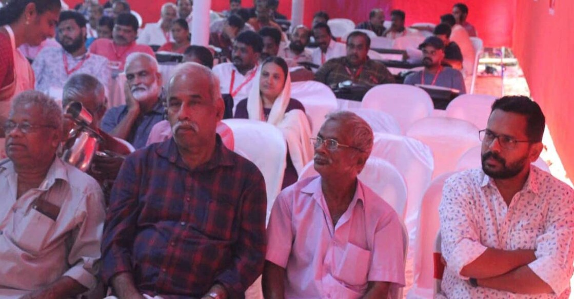 പി.സരിൻ ഒറ്റപ്പാലം ഏരിയ സമ്മേളനത്തിൽ പങ്കെടുക്കുന്നു.