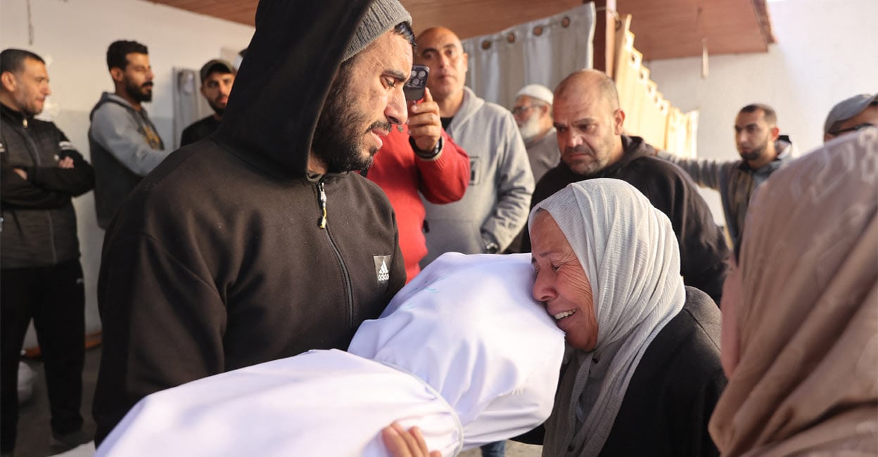 വടക്കൻ ഗാസയിൽ വ്യോമാക്രമണം; 20 മരണം | മനോരമ ഓൺലൈൻ ന്യൂസ് - Israel