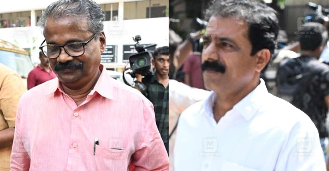 പെരിയ കേസിലെ 20–ാം പ്രതി ഉദുമ മുൻ എംഎൽഎ കെ.വി.കുഞ്ഞിരാമൻ, ഒന്നാം പ്രതി പെരിയ മുൻ ലോക്കൽ കമ്മിറ്റി അംഗം എ.പീതാംബരൻ എന്നിവർ. ചിത്രം: ജിബിൻ ചെമ്പോല ∙ മനോരമ