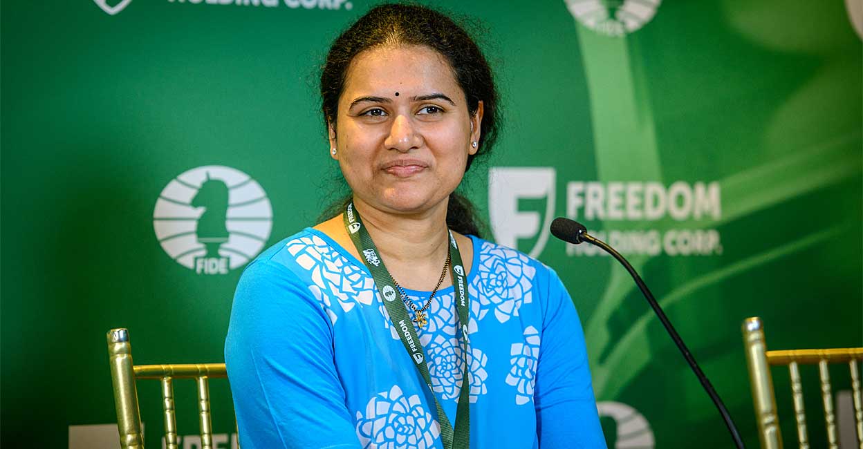 ചെസ് ലോകകപ്പ് സെമി ഫൈനലിൽ കടന്ന് കൊനേരു ഹംപി, ചൈനയുടെ യൂക്സിൻ സോങിനെ പിന്തള്ളി കുതിപ്പ്