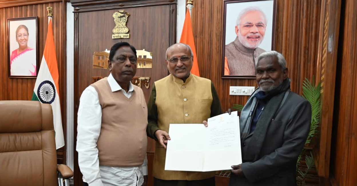 Champay Soren Sworn in as Jharkhand Chief Minister After Governor Controversy & MLA Smuggling Dilemma