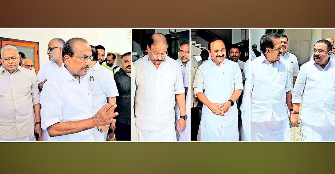 congress-muslim-league-2602 ആലുവ പാലസിൽ നടന്ന ലോക്സഭ സീറ്റ് വിഭജന ചർച്ചയ്ക്ക് ശേഷം പുറത്തേക്ക് വരുന്ന ഇ.ടി. മുഹമ്മദ് ബഷീർ എംപി,പി.കെ. കുഞ്ഞാലിക്കുട്ടി എംഎൽഎ, കെപിസിസി പ്രസിഡന്റ് കെ. സുധാകരൻ, പ്രതിപക്ഷ നേതാവ് വി.ഡി.സതീശൻ, രമേശ് ചെന്നിത്തല എംഎൽഎ, യുഡിഎഫ് കൺവീനർ എം.എം. ഹസൻ എന്നിവർ. ചിത്രം: മനോരമ