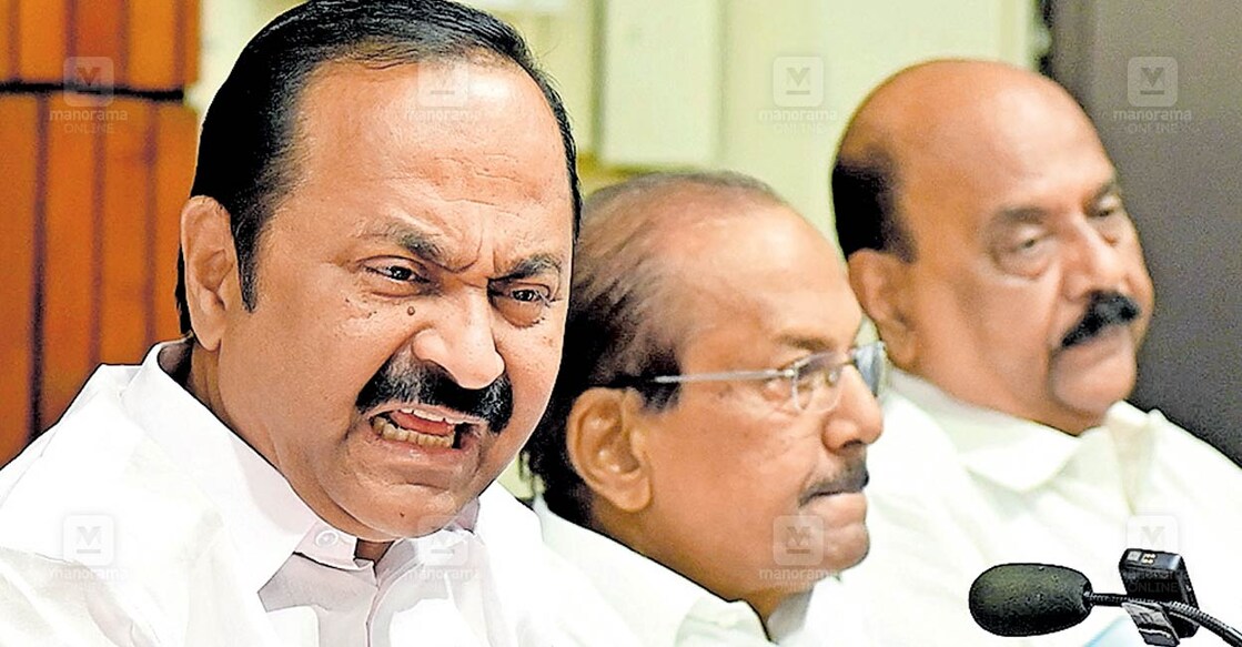ഇങ്ങനെയാണോ ബജറ്റ്....
ബജറ്റിനു ശേഷമുള്ള പത്രസമ്മേളനത്തിൽ പ്രതിപക്ഷ നേതാവ് വി.ഡി.സതീശൻ. പി.കെ.കുഞ്ഞാലിക്കുട്ടി, മാണി സി.കാപ്പൻ എന്നിവർ സമീപം. ചിത്രം:മനോരമ