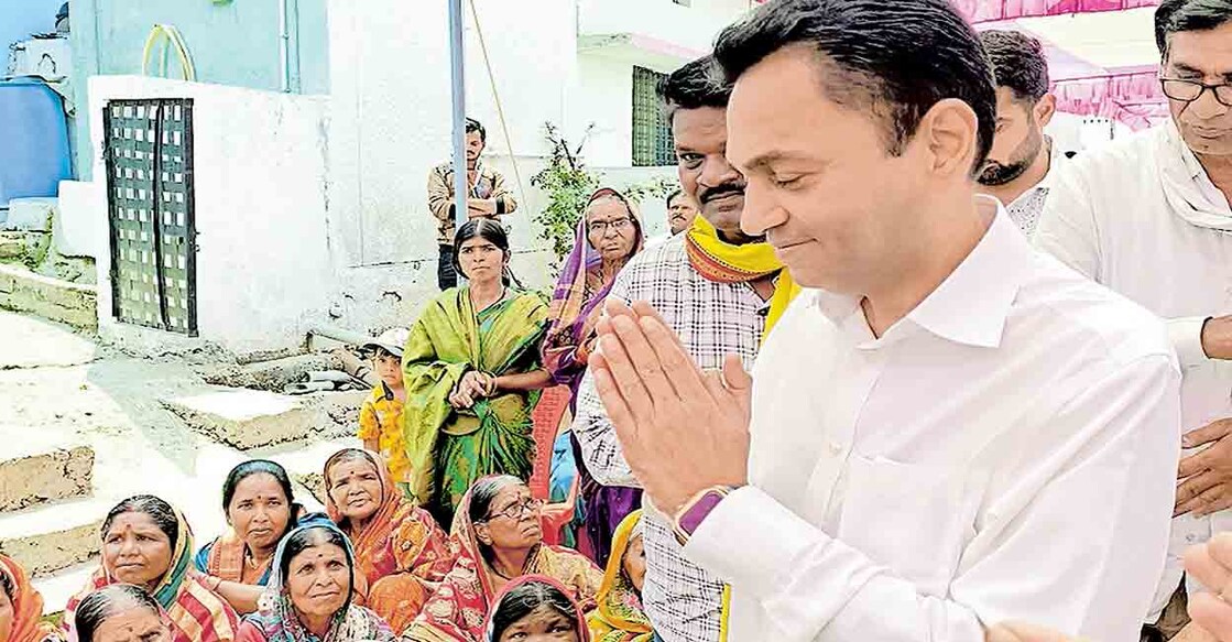 മധ്യപ്രദേശിലെ ചിന്ത്‌വാ‍ഡയിലുള്ള പാന്ഥുർണയിൽ കോൺഗ്രസ് സ്ഥാനാർഥി നകുൽനാഥ് പ്രചാരണം നടത്തുന്നു. 