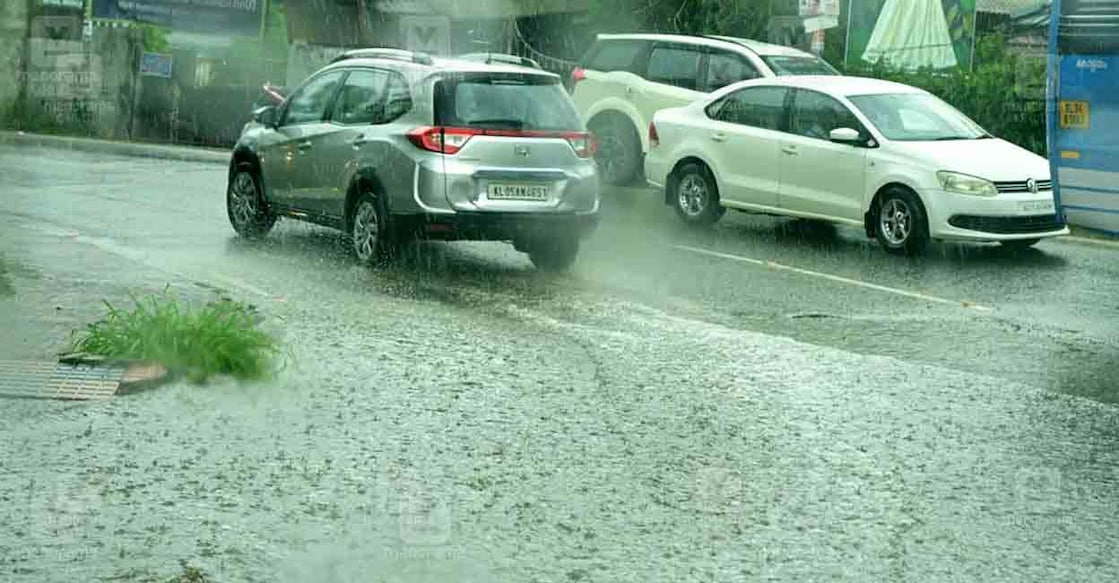 കോട്ടയത്തുനിന്നുള്ള മഴ കാഴ്ച. ചിത്രം: റിജോ ജോസഫ് ∙ മനോരമ