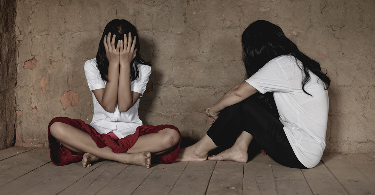 പ്ലസ്ടു വിദ്യാർഥിനികളുടെ നഗ്‌നവിഡിയോ പകർത്തി ഭീഷണി, പെൺവാണിഭം; സഹപാഠിയുടെ അമ്മയും 6 പേരും അറസ്റ്റിൽ