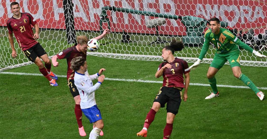belgium-vs-france ഫ്രാൻസ് – ബൽജിയം മത്സരത്തിൽ നിന്ന്. (Photo: ALBERTO PIZZOLI / AFP)