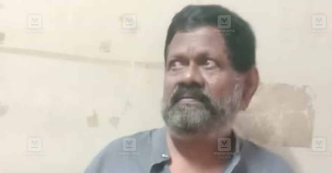 raveendran-nair ലിഫ്റ്റിൽ കുടുങ്ങിയ രവീന്ദ്രൻ നായർ (Photo: Special Arrangement)