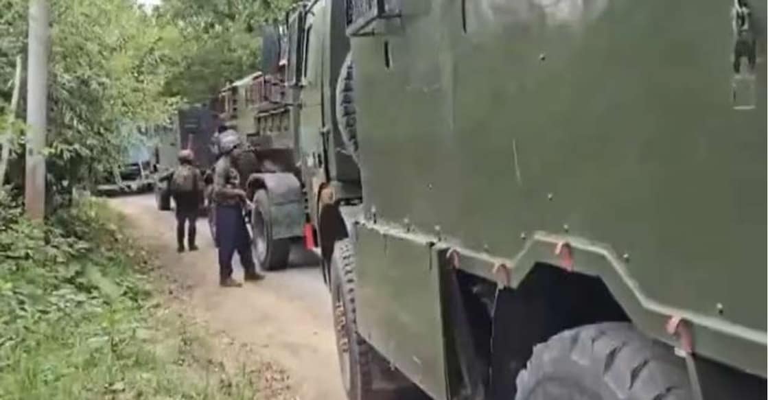 jammu-kashmir-soldiers-terrorists-0607 ജമ്മു കശ്മീരിലെ കുൽഗാമിൽ സൈന്യം നടത്തുന്ന തിരച്ചിൽ. ചിത്രം: X/ANI