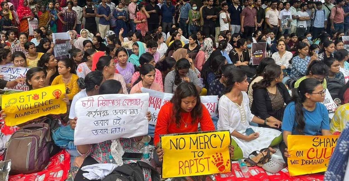 kolkata-rape ആർ.ജി. കാർ സർക്കാർ മെഡിക്കൽ കോളജിനു മുന്നിൽ നടക്കുന്ന പ്രതിഷേധത്തിൽ നിന്ന്. Image Credit: X/beatsinbrief