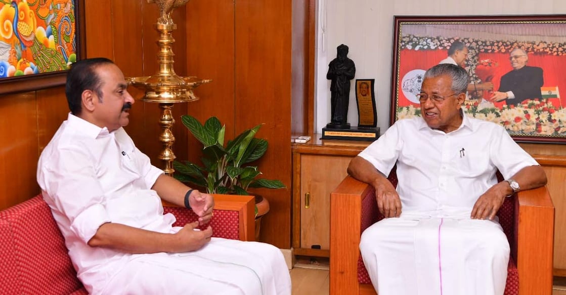 sat5heesan-pinarayi പ്രതിപക്ഷ നേതാവ് വി.ഡി.സതീശൻ മുഖ്യമന്ത്രി പിണറായി വിജയനുമായി കൂടിക്കാഴ്ച നടത്തുന്നു (Photo: Special Arrangement)