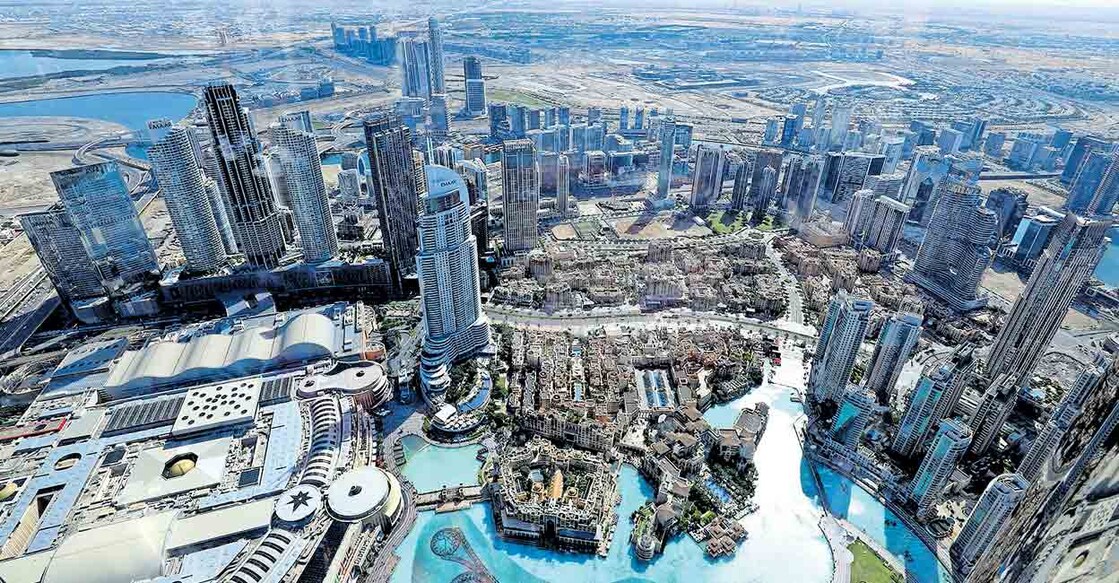 burj-khalifa-img ദുബായ് ഡൗൺ ടൗണിന്റെ ബുർജ് ഖലീഫയുടെ മുകളിൽ നിന്നുള്ള ദൃശ്യം.