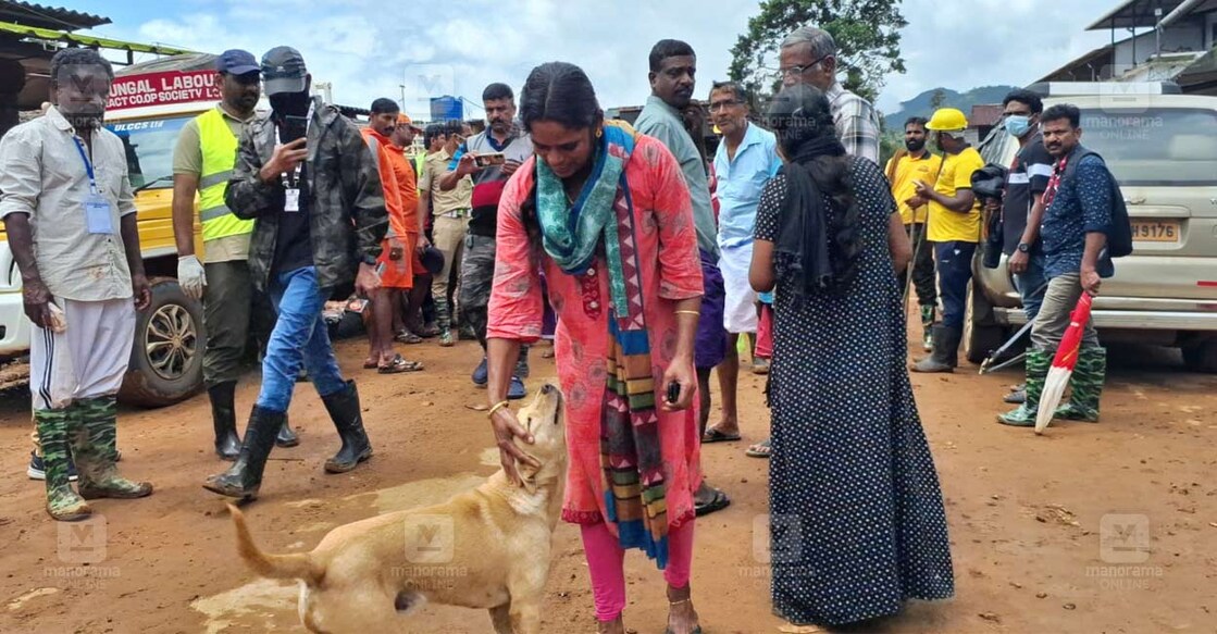 ഉമയുടെ വളർത്തുനായ ലിയോയും.