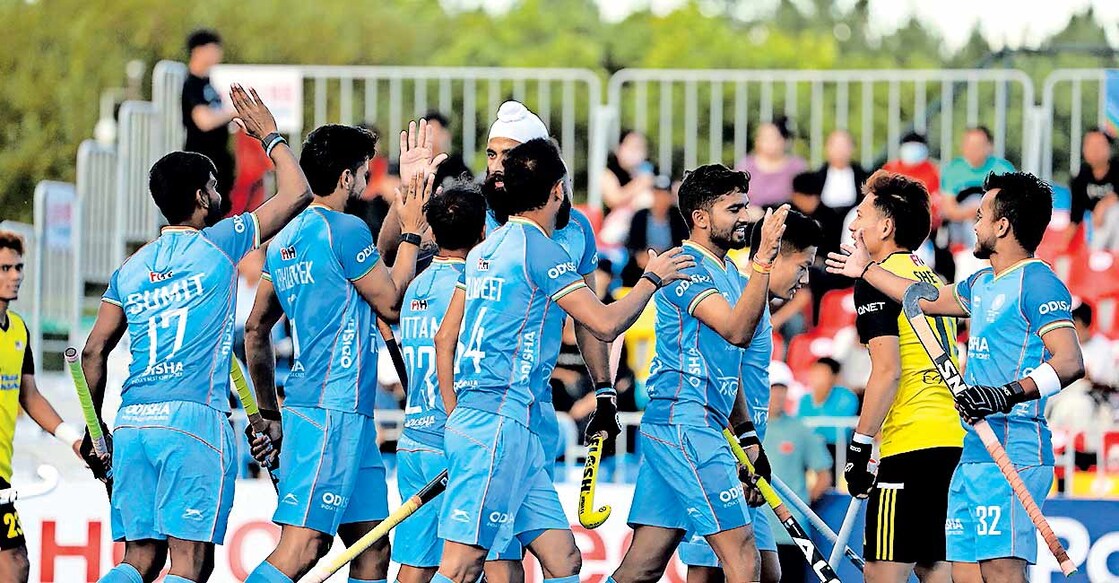 മലേഷ്യയ്ക്കെതിരായ മത്സരത്തിൽ ഗോൾനേട്ടം ആഘോഷിക്കുന്ന ഇന്ത്യൻ താരങ്ങൾ