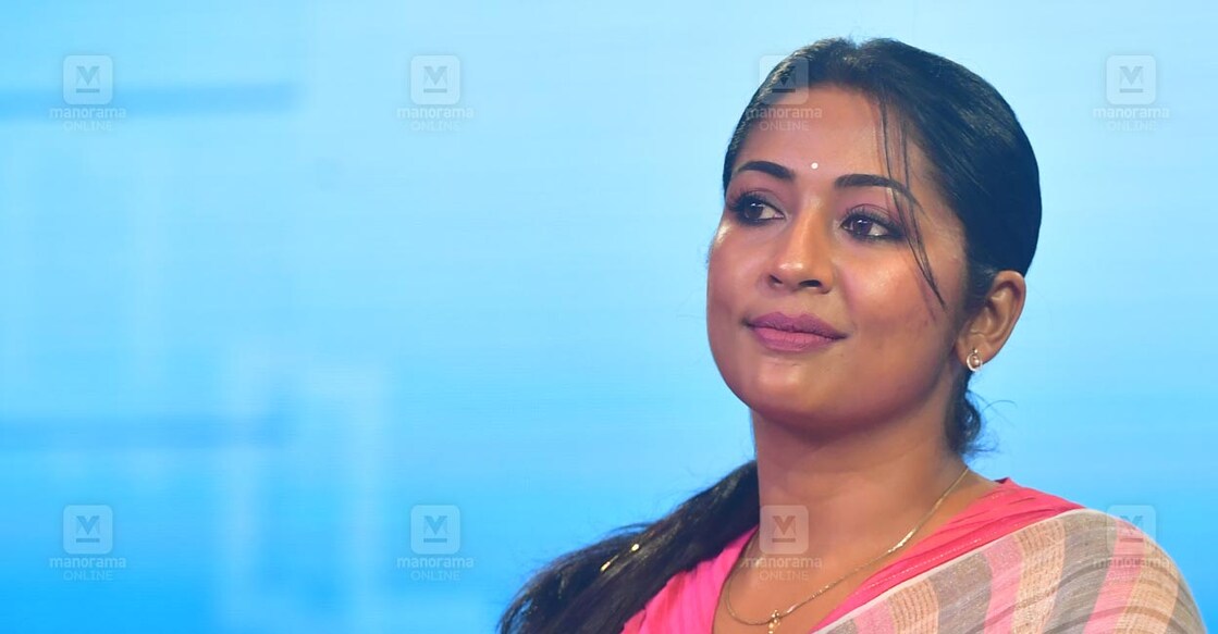 നവ്യ നായർ. ചിത്രം: ജോസ്കുട്ടി പനയ്ക്കൽ / മനോരമ