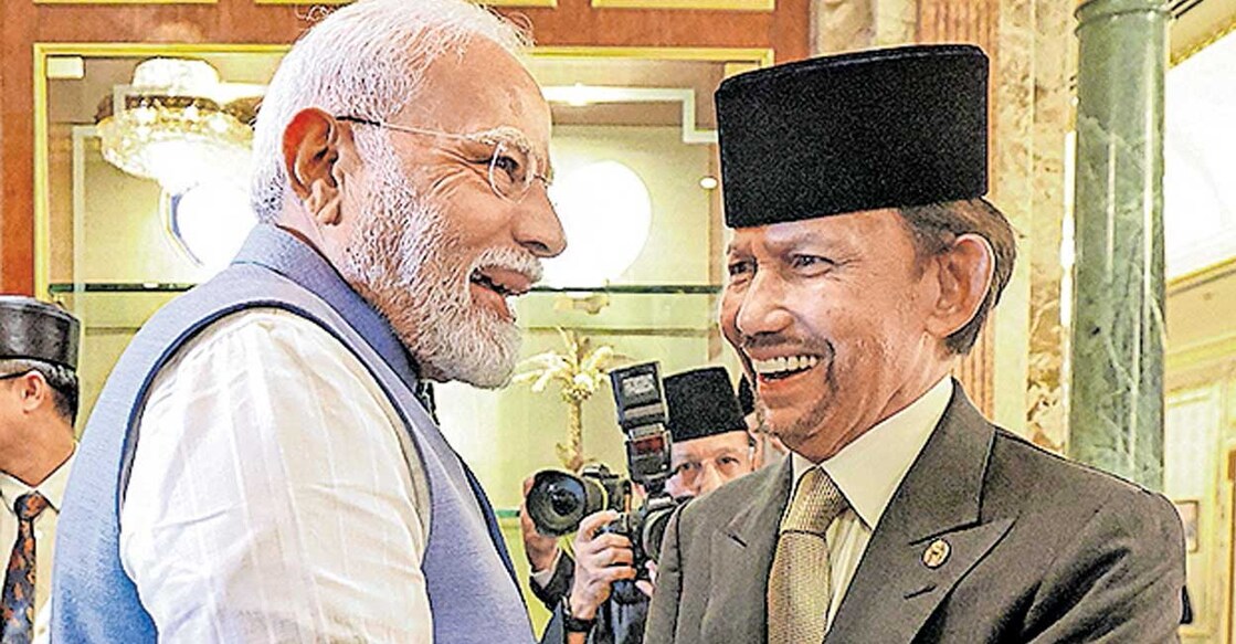 narendra-modi പ്രധാനമന്ത്രി നരേന്ദ്ര മോദി ബ്രൂണയ് സുൽത്താൻ ഹസനൽ ബോൽക്കിയെ സന്ദർശിച്ചപ്പോൾ.