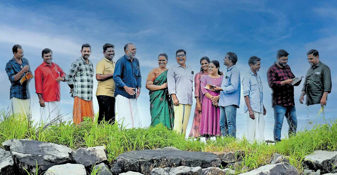 കാസർകോട് പടന്ന ഓരി വള്ളത്തോൾ സ്മാരക വായനശാലയിലെ അംഗങ്ങൾ ഒത്തുകൂടിയപ്പോൾ. ചിത്രം: അഭിജിത്ത് രവി / മനോരമ