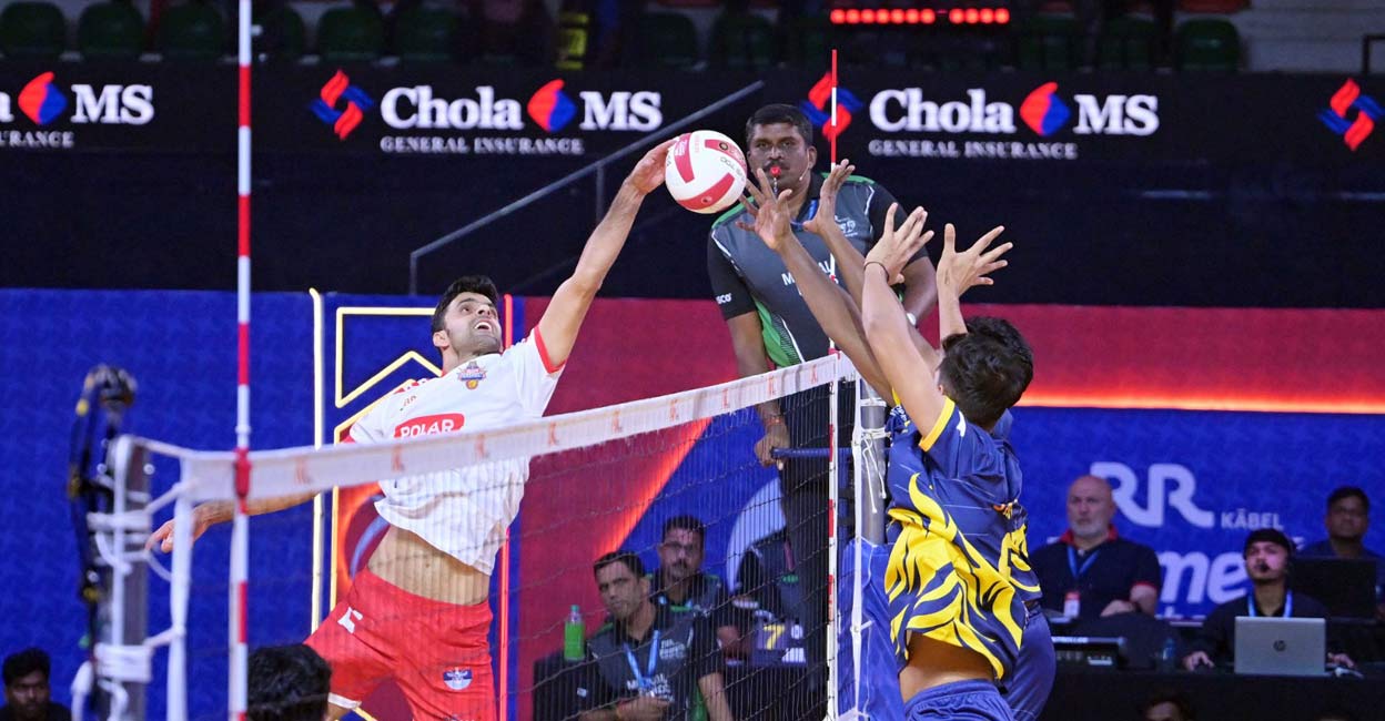 കൊച്ചി ബ്ലൂ സ്‌പൈക്കേഴ്‌സിനെ വീഴ്ത്തി കൊല്‍ക്കത്ത തണ്ടര്‍ബോള്‍ട്ട്‌സ്