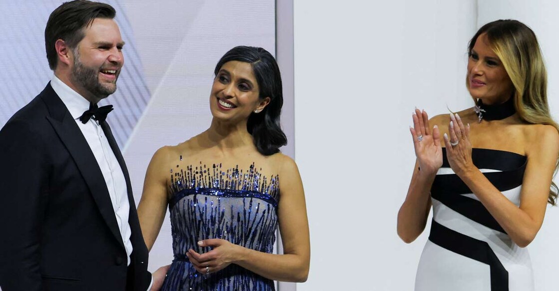 
യുഎസ് പ്രസിഡന്റായി അധികാരമേൽക്കുന്നതിന്റെ ഭാഗമായുള്ള പരമ്പരാഗത നൃത്തവിരുന്നിനിടെ വൈസ് പ്രസിഡന്റ് ജെ.ഡി.വാൻസ്, ഭാര്യ ഉഷ ചിലുകുറി, പ്രസിഡന്റ് ‍ഡോണൾഡ് ട്രംപിന്റെ ഭാര്യ മെലനിയ ചിത്രം:REUTERS/Daniel Cole