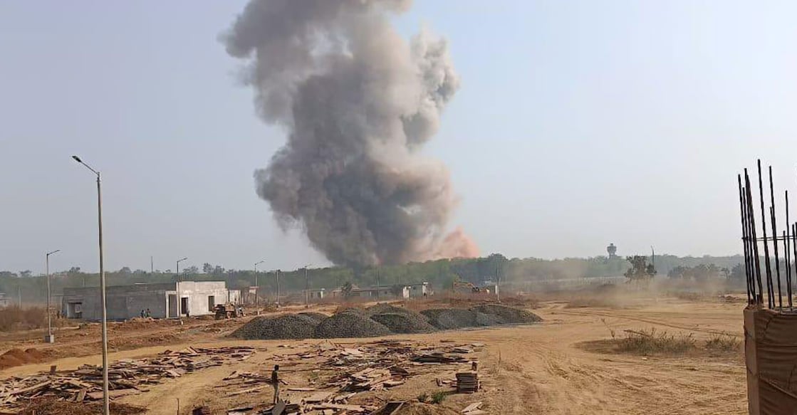 blast-in-rifles-company മഹാരാഷ്ട്രയിലെ ആയുധനിര്മാണ ശാലയിലുണ്ടായ സ്ഫോടനം (Image Credit : X)