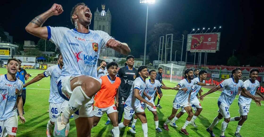 കണ്ണൂർ വാരിയേഴ്സ് ടീമിന്റെ ആഹ്ലാദം