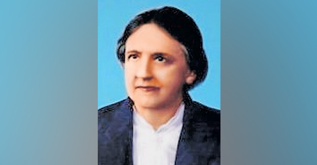 ഫസ്റ്റ് ബോൾ ​ from കോട്ടയം; ഇന്ത്യയിൽ ആദ്യമായി പെൺകുട്ടികളുടെ ക്രിക്കറ്റ് മത്സരം സംഘടിപ്പിച്ചത് കോട്ടയത്ത്