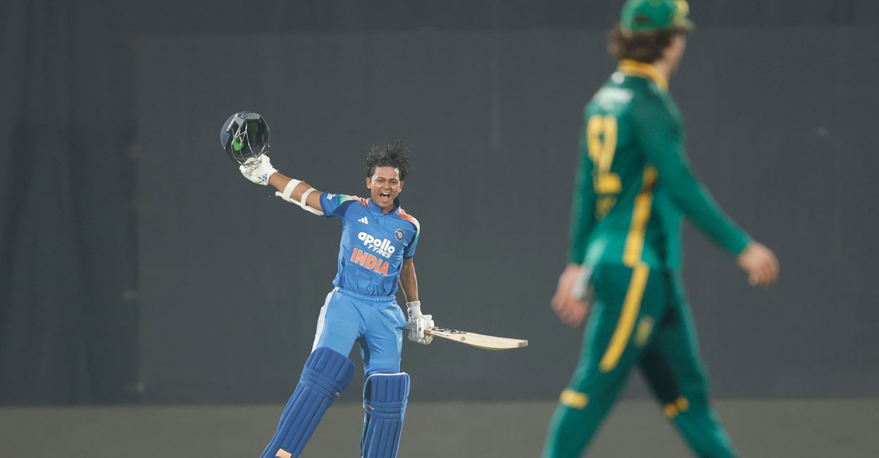 ഇടതുകൈ കൊണ്ട് ടോസിട്ടു, ഇന്ത്യയെ ഭാഗ്യം തുണച്ചു, ജയ്സ്വാളിന് മോഹിച്ച സെഞ്ചറി, കളി തിരിച്ചത് പ്രസിദ്ധ്