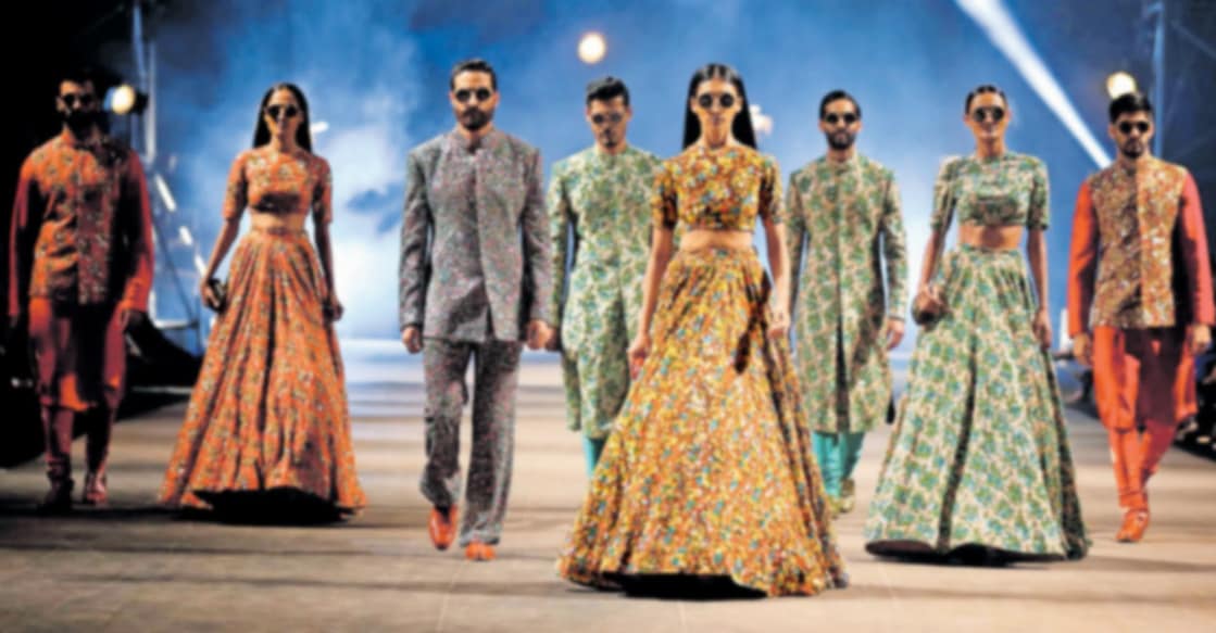 sabyasachi-fashion-models സബ്യസാചിയുടെ വസ്ത്രങ്ങൾ അണിഞ്ഞ മോഡലുകൾ