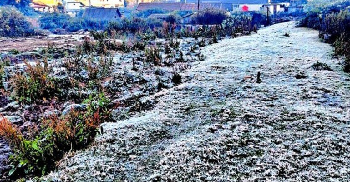 OOTY-SNOWFALL ഊട്ടി റെയിൽവേ സ്റ്റേഷൻ പരിസരത്തുള്ള നിന്നുള്ള കാഴ്ച. ചിത്രം: മനോരമ