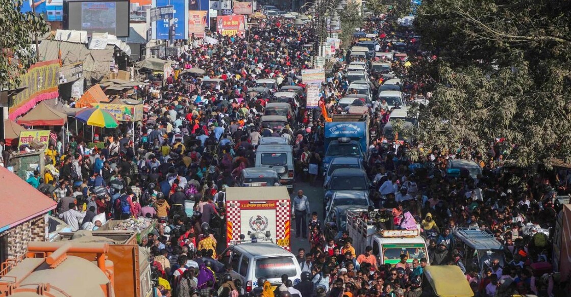 kumbh-mela-traffic കുംഭമേളയിലെ ഗതാഗതക്കുരുക്ക് (Photo : @thetatvaindia/x)