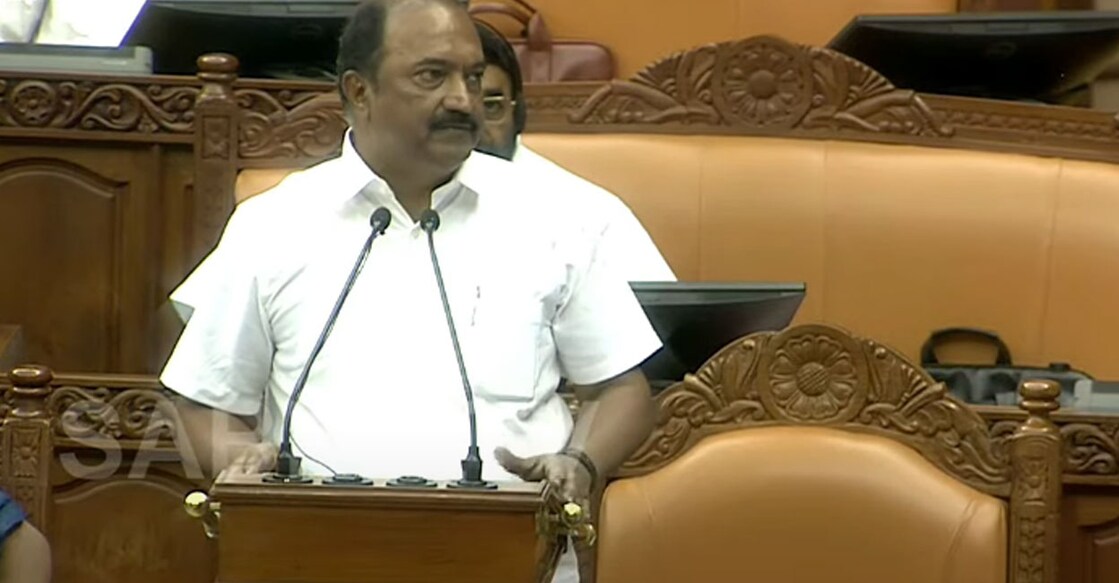 സംസ്ഥാന ബജറ്റ് അവതരിപ്പിക്കുന്ന ധനമന്ത്രി കെ.എൻ.ബാലഗോപാൽ