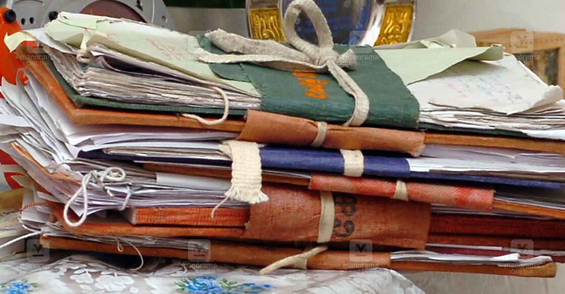 KOLLAM 2007 NOVEMBER 29 : Kerala governmet file  @ JOSEKUTTY PANACKAL