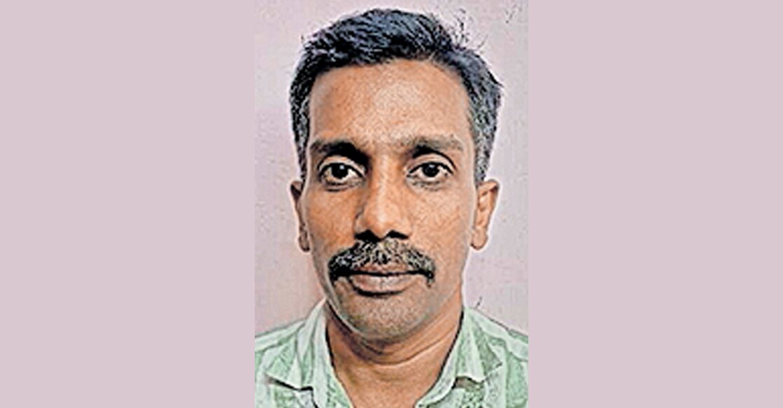 മുജീബ് റഹ്മാൻ. 
