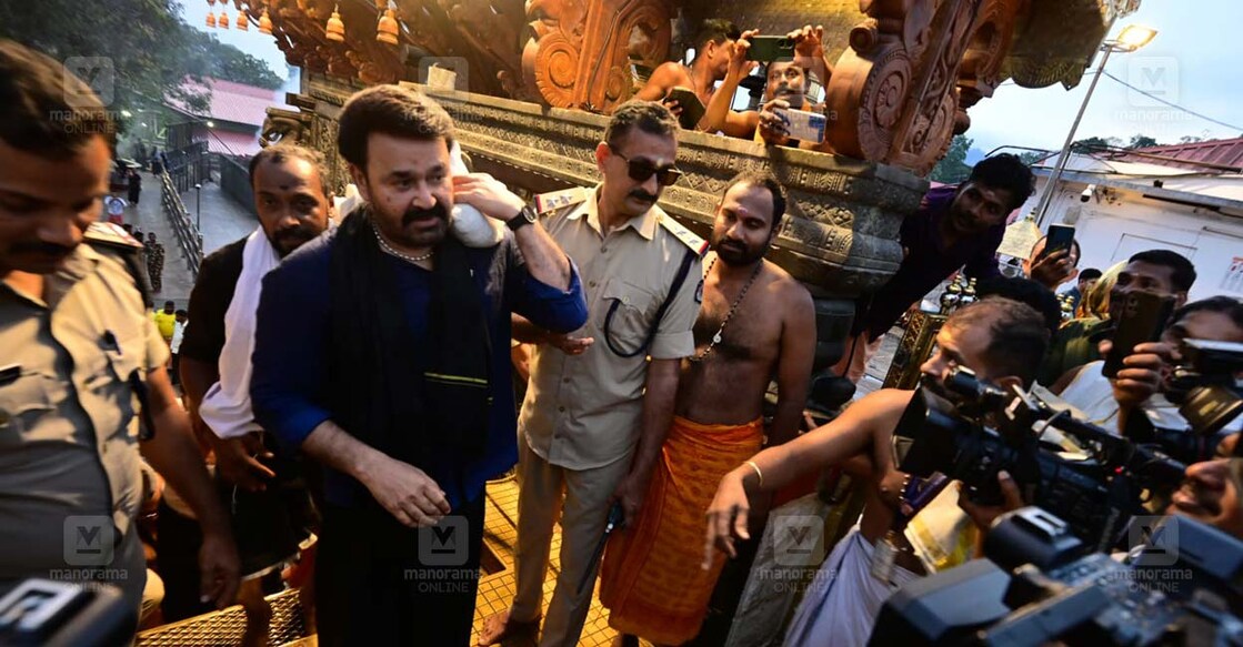 ദർശനത്തിനായി ശബരിമലയിൽ എത്തിയ മോഹൻലാൽ (ചിത്രം: അരുൺ ജോൺ/ മനോരമ)