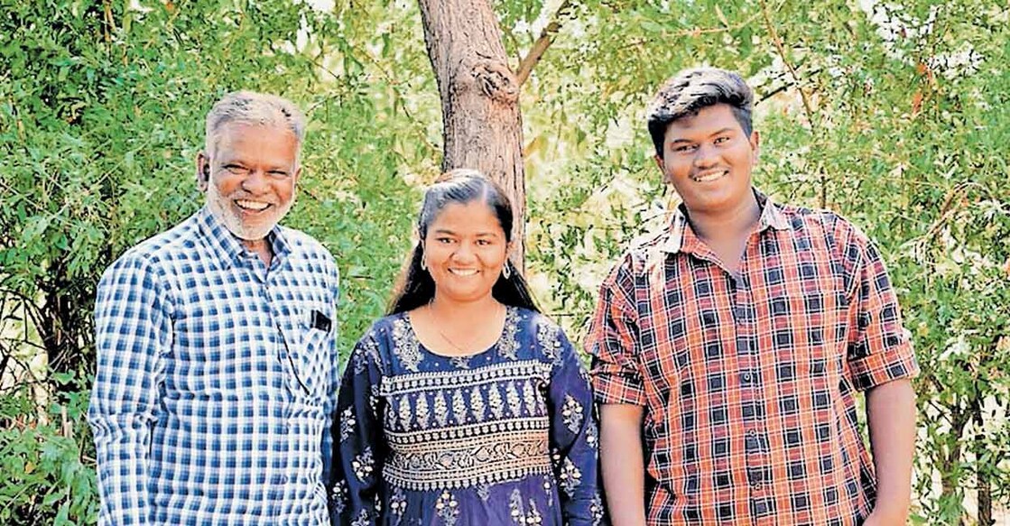 അച്ഛൻ മുത്തുനാഗു സഹോദരൻ നൂലഗൻ എന്നിവർക്കൊപ്പം വൈക്കം