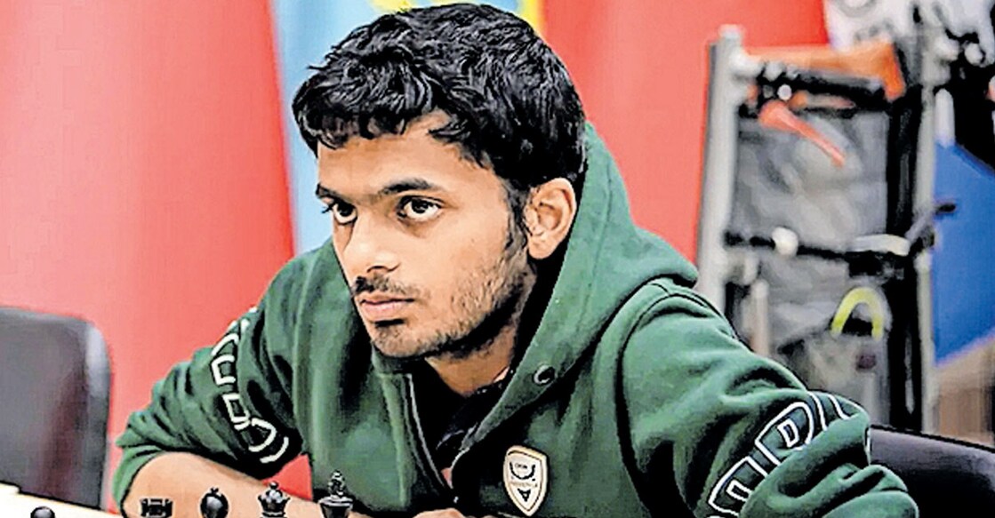 നിഹാ‍ൽ സരിൻ മത്സരത്തിനിടെ.