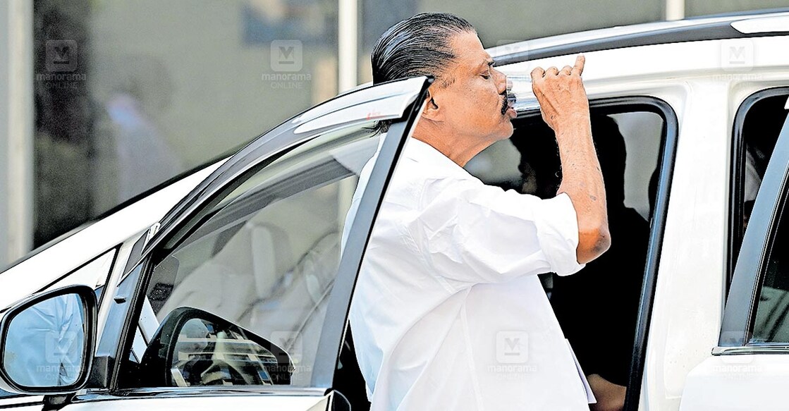 സിപിഎം സംസ്ഥാന സമ്മേളനത്തിന്റെ പ്രതിനിധി സമ്മേളനത്തിൽ പങ്കെടുക്കാൻ സംസ്ഥാന സെക്രട്ടറി എം.വി.ഗോവിന്ദൻ എത്തിയപ്പോൾ.ചിത്രം: അരവിന്ദ് വേണുഗോപാൽ /മനോരമ 