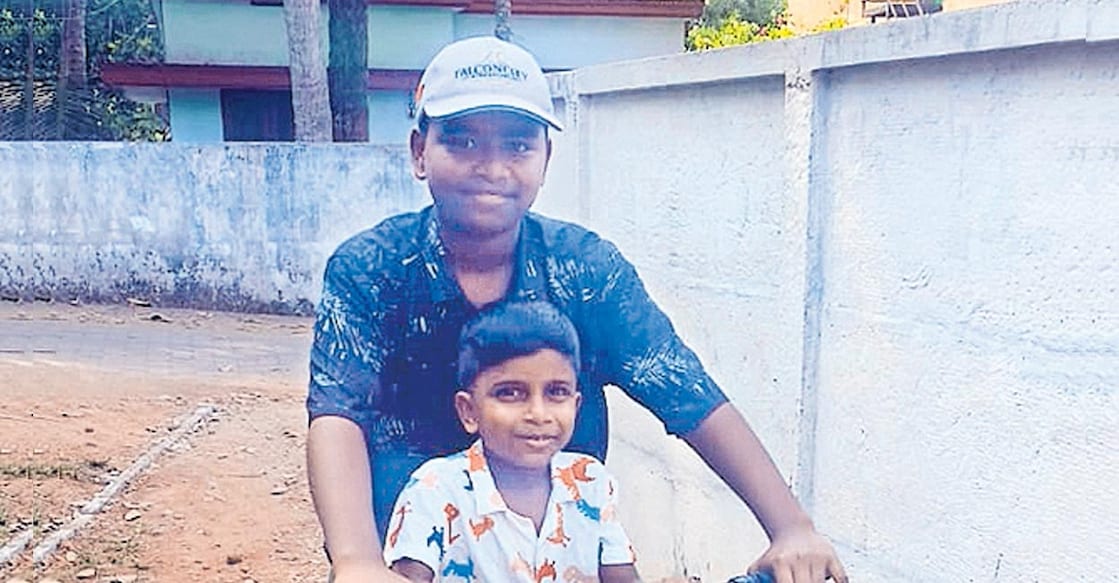 ലിയോണും നിയോണും