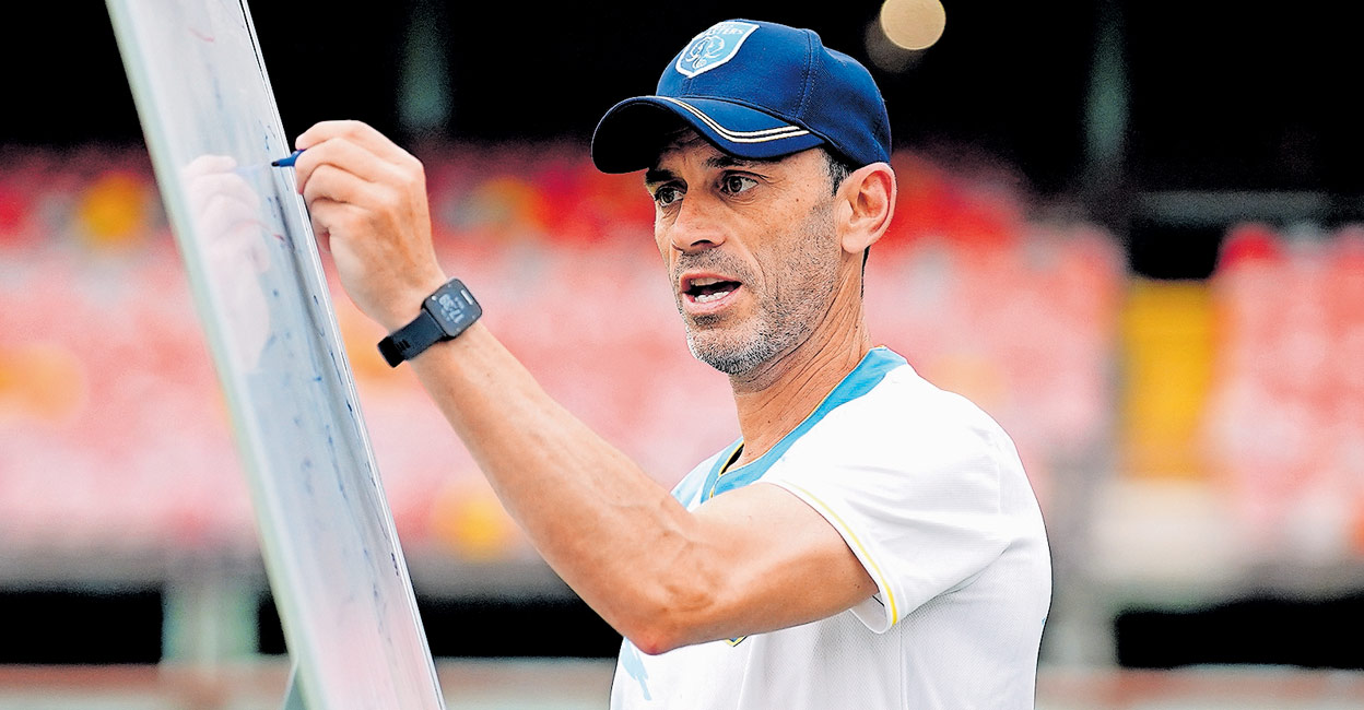 കോഴിക്കോട് സ്റ്റേഡിയം ഇന്നു കൈമാറും