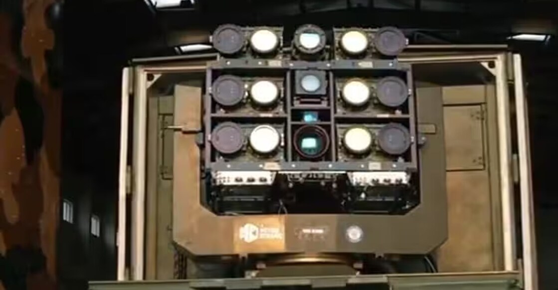 drdo-laser-weapon-2 ഡിആർഡിഒ വികസിപ്പിച്ച ലേസർ അധിഷ്ഠിത ആയുധം (Photo arranged)