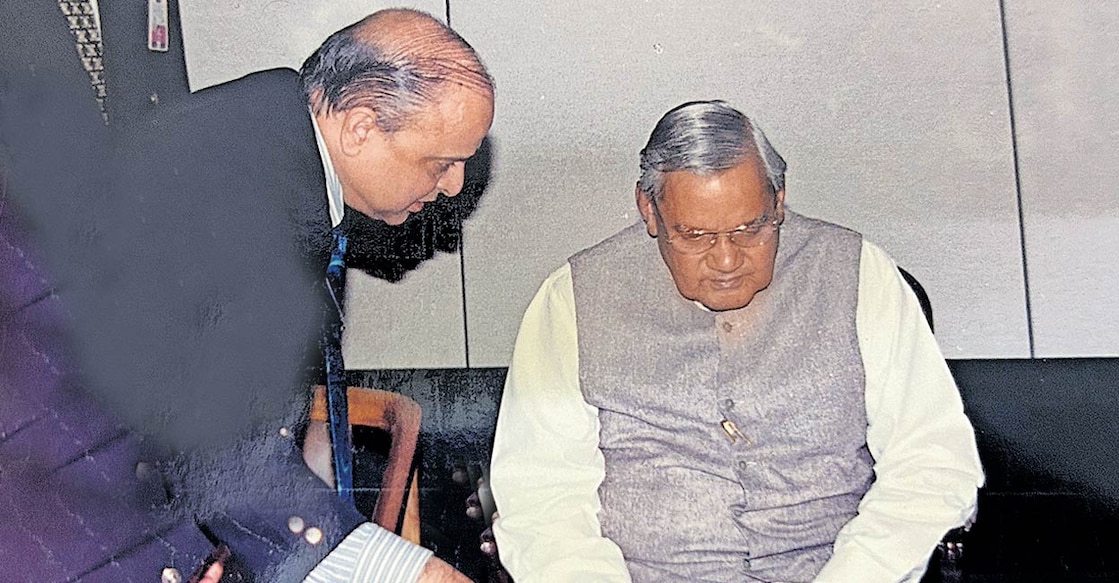 k-kasturirangan-ab-vajpayee മുൻപ്രധാനമന്ത്രി എ.ബി.വാജ്പേയിക്കൊപ്പം കെ.കസ്തൂരിരംഗൻ