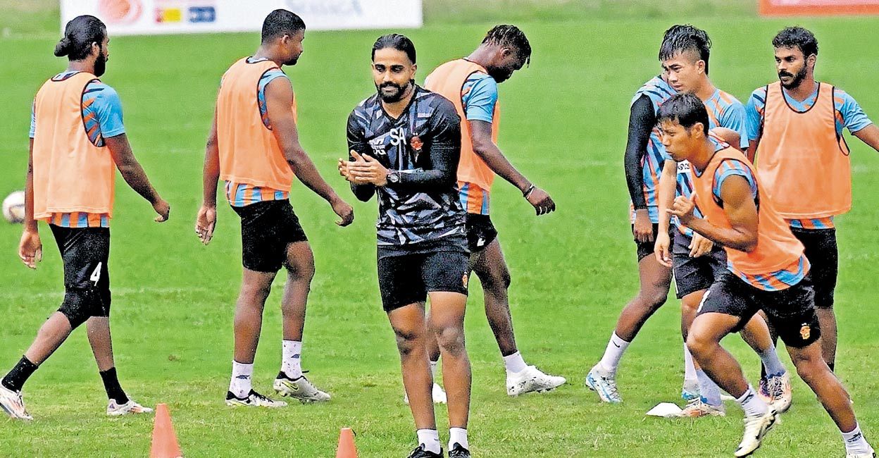 കിരീടപ്രതീക്ഷയുള്ള ടീമുകൾ ഒരേ ദിവസം ഒരേസമയം അവസാന മത്സരത്തിന്; ഇന്ത്യൻ ഫുട്ബോളിന് സൂപ്പർ സൺഡേ!