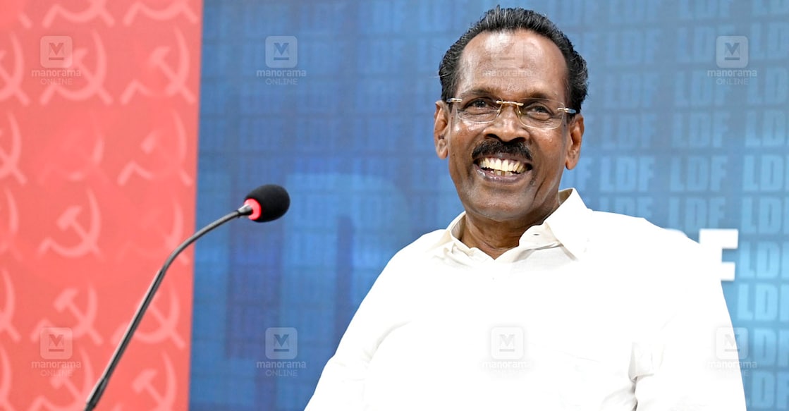 TP Ramakrishnan (Photo: Rinku Raj / Manorama) തിരുവനന്തപുരത്ത് എകെജി സെന്ററിൽ എൽഡിഎഫ് യോഗത്തിനു ശേഷം മാധ്യമ പ്രവർത്തകരെ കാണുന്ന എൽഡിഎഫ് കൺവീനർ ടി.പി രാമകൃഷ്ണൻ. (ഫയൽ ചിത്രം: റിങ്കുരാജ് മട്ടാഞ്ചേരിയിൽ / മനോരമ)