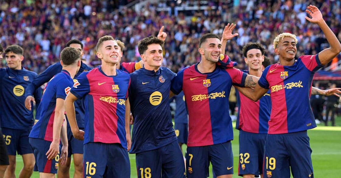 എൽ ക്ലാസിക്കോയി‍ൽ റയലിനെ വീഴ്ത്തിയ ബാർസിലോന താരങ്ങളുടെ ആഘോഷം (Photo by Josep LAGO / AFP)