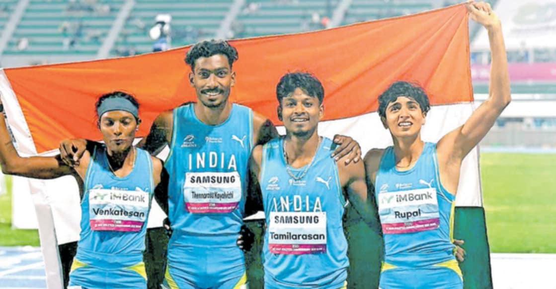 asian-athletics-mixed-relay-india മിക്സ്ഡ് റിലേയിൽ സ്വർണം നേടിയ ഇന്ത്യൻ ടീമംഗങ്ങളായ (ഇടത്തുനിന്ന്) ശുഭ വെങ്കടേശൻ, ടി.കെ.വിശാൽ, സന്തോഷ് കുമാർ, രൂപൽ ചൗധരി എന്നിവരുടെ ആഹ്ലാദം.