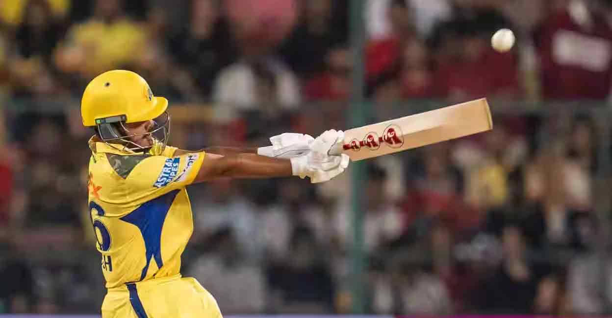 ആയുഷ് മാത്രെയുടെയും രവീന്ദ്ര ജഡേജയുടെ പോരാട്ടം വിഫലം; ചെന്നൈയ്‌ക്കെതിരെ ബെംഗളൂരുവിന് 2 റൺസ് ജയം