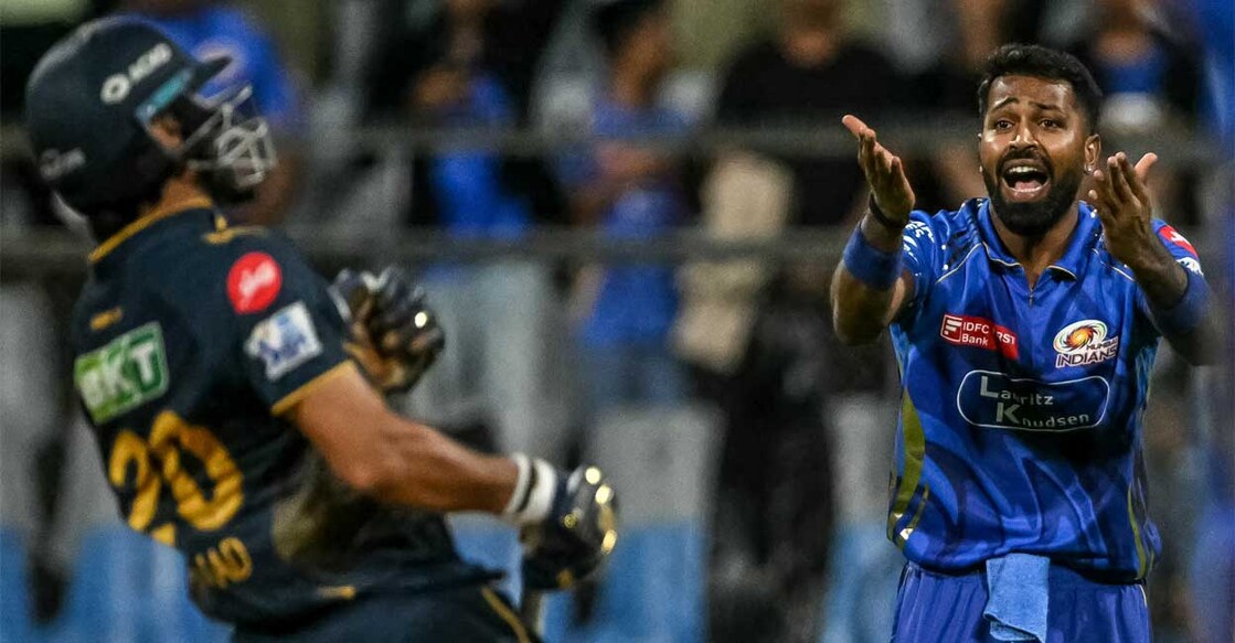 hardik-pandya-06 ഗുജറാത്ത് - മുംബൈ മത്സരത്തിൽ നിന്ന്. (Photo by INDRANIL MUKHERJEE / AFP)