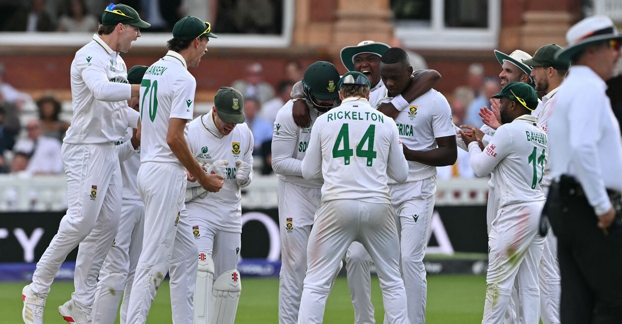 രണ്ടാം ഇന്നിങ്സിലും ഓസ്ട്രേലിയ പതറുന്നു, 134 റൺസെടുക്കുന്നതിനിടെ എട്ട് വിക്കറ്റുകൾ നഷ്ടം; തകർത്തെറിഞ്ഞ് പേസർമാർ