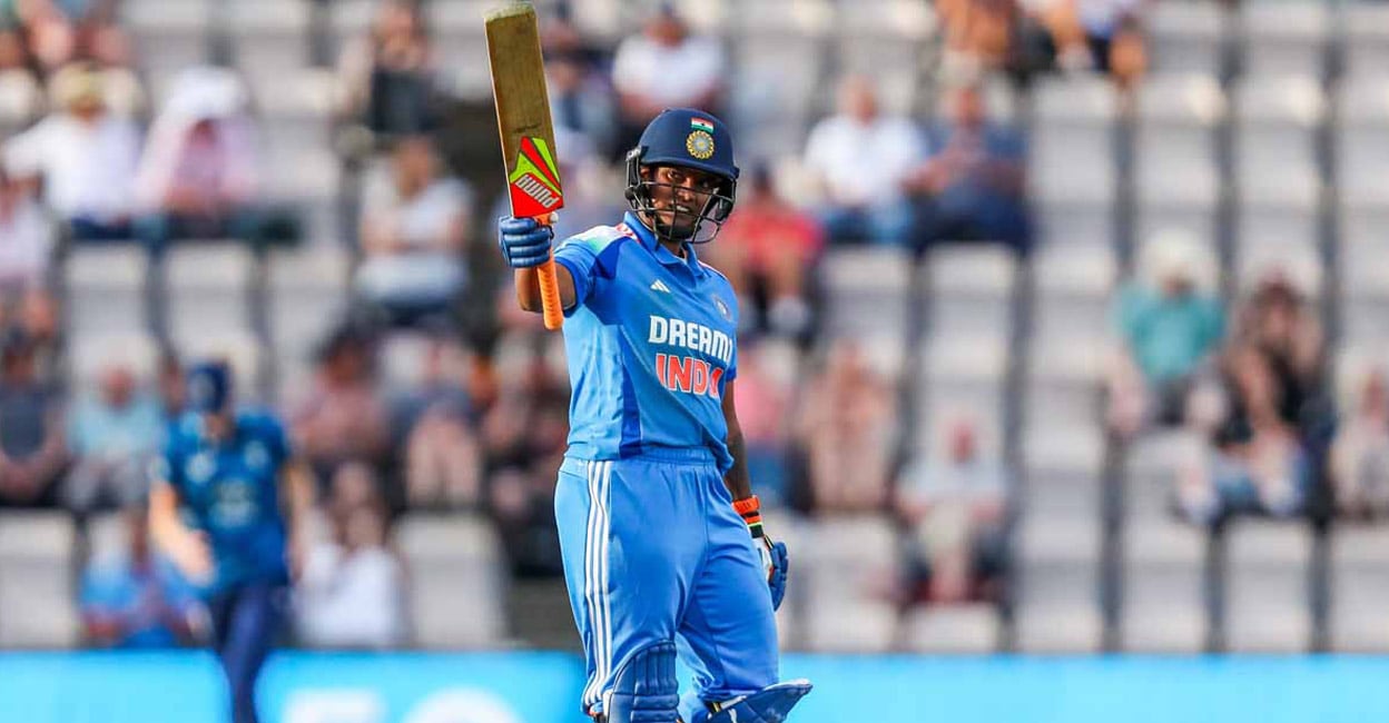 രണ്ടാമത്തെ വലിയ റൺചേസുമായി ഇംഗ്ലിഷ് മണ്ണിൽ ഇന്ത്യൻ വനിതകളുടെ തേരോട്ടം; 4 വിക്കറ്റ് വിജയത്തോടെ പരമ്പരയിൽ മുന്നിൽ