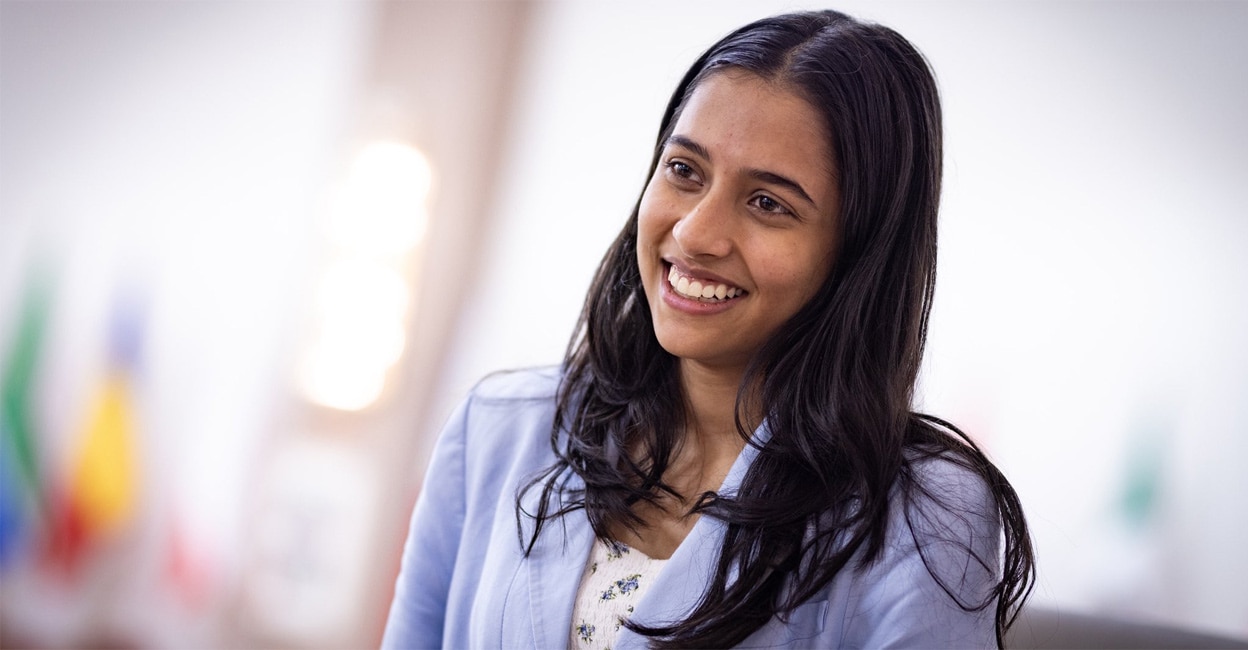 ചെസ് ലോകകപ്പ് ജയിച്ച ദിവ്യ ദേശ്മുഖിന് സമ്മാനമായി ലഭിച്ച തുക എത്ര? അതിന്റെ ആറിരട്ടി സമ്മാനമായി നൽകി മഹാരാഷ്ട്ര സർക്കാരിന്റെ പ്രോത്സാഹനം!